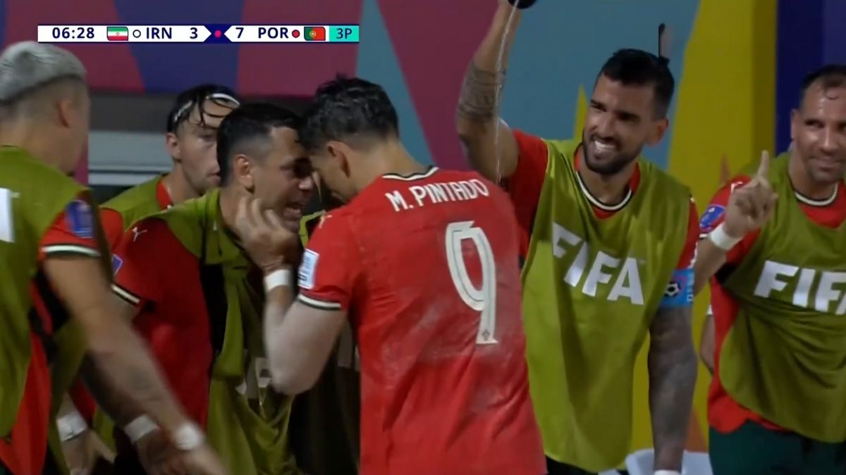 گل هفتم تیم ملی فوتبال ساحلی پرتغال به ایران (پینتادو)