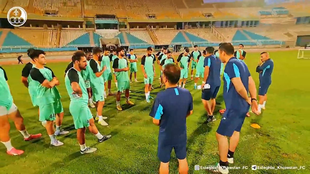 تمرین بازیکنان استقلال خوزستان پیش از دیدار با فولاد از زاویه دوربین باشگاه