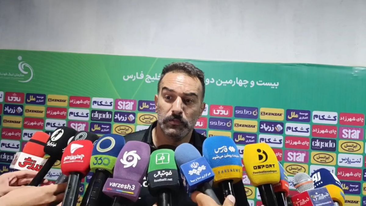 صحبتهای حنیف عمران‌زاده مربی چادرملو در پایان بازی با استقلال
