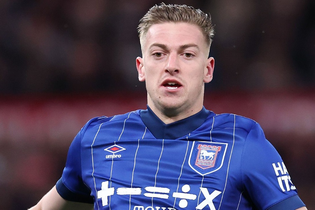 مزیت منچستریونایتد نسبت به چلسی در رقابت جذب مهاجم انگلیسی