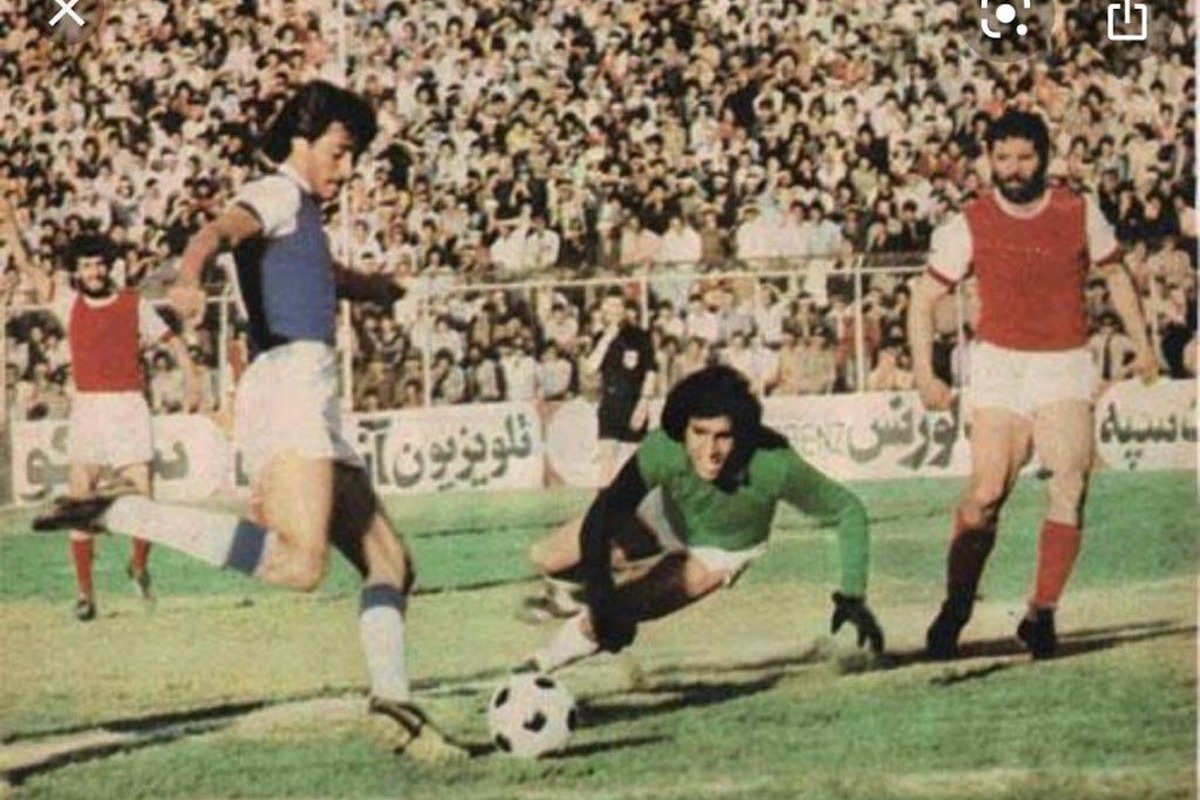 کار خوب پرسپولیسی‌ها بعد از سوت پایان دربی معروف سال 52