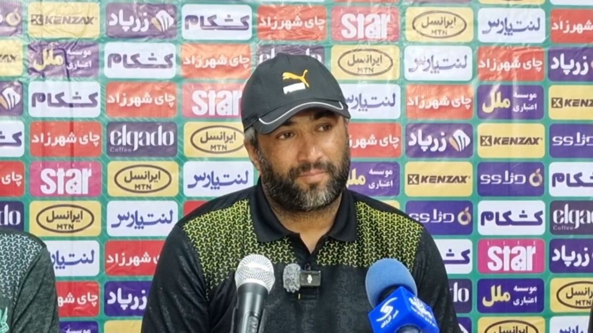 نشست خبری مجید محافظت کار مربی آلومینیوم پیش از بازی با شمس آذر