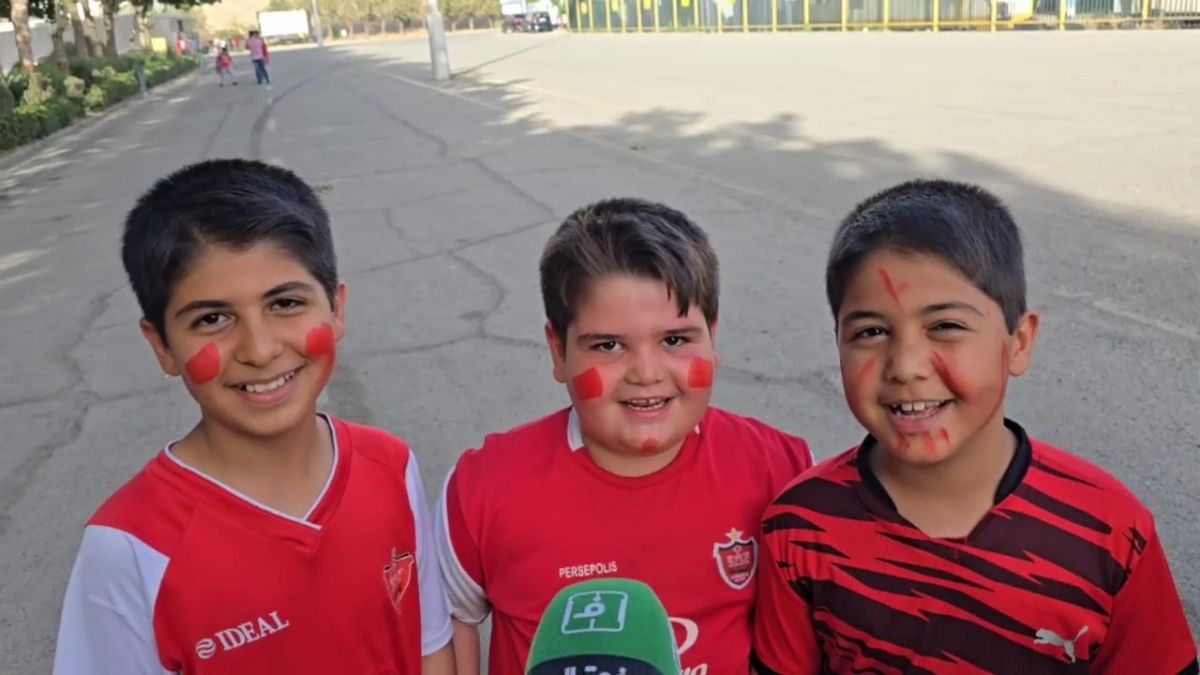 گفت و گوی بامزه با هواداران خردسال پرسپولیس پیش از تقابل با هوادار