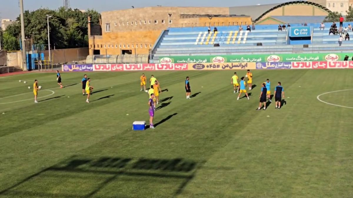 گرم کردن و حواشی پیش از بازی آریو اسلامشهر و صنعت نفت آبادان