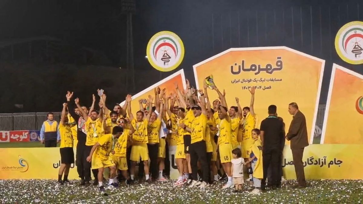 حواشی جشن قهرمانی فجر سپاسی از زاویه دوربین فوتبالی