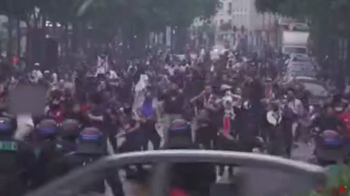 آشوب هواداران پاری سن ژرمن در پاریس بین دو نیمه فینال لیگ قهرمانان اروپا