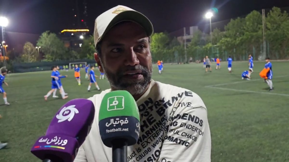 نیکبخت واحدی: فقط با نام سیدورف بازی می‌کنیم و زمان را از دست می‌دهیم!