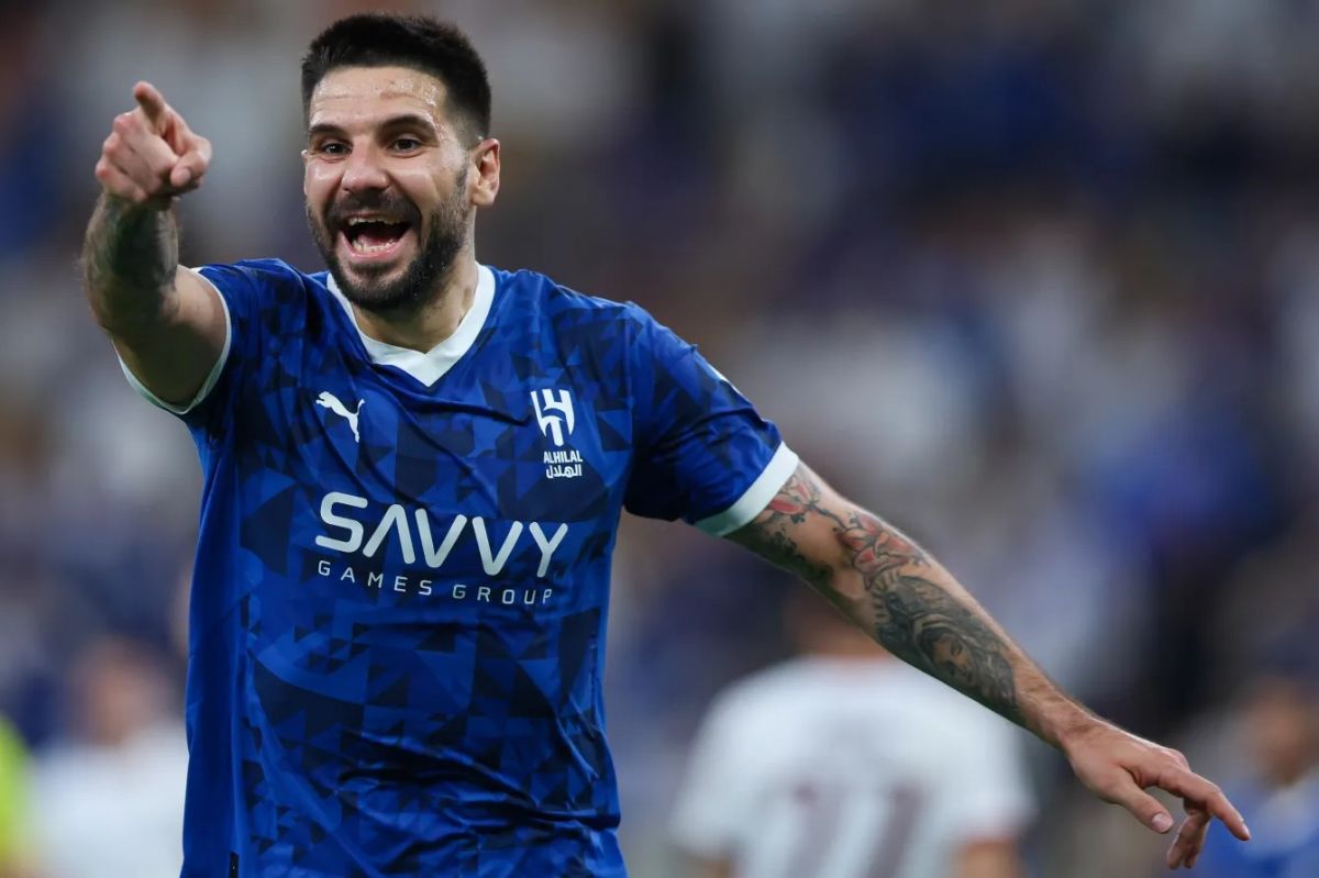 مهاجم سرشناس الهلال آماده بازگشت به لیگ انگلیس
