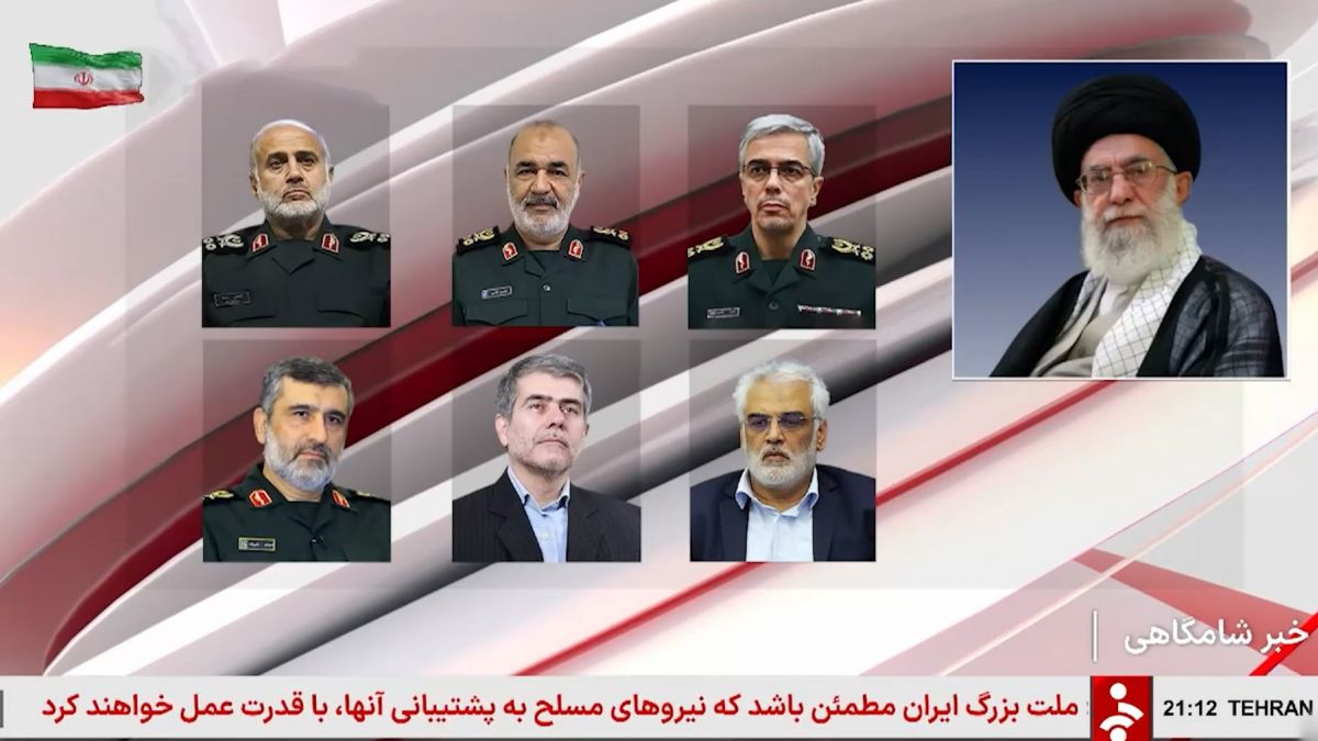 رهبر معظم انقلاب: نیروهای مسلح، رژیم رذل و صهیونی را بیچاره خواهند کرد