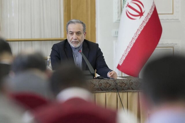 عراقچی: ایران تمامی گزینهها را برای دفاع از حاکمیت، منافع و مردم خود محفوظ میدارد