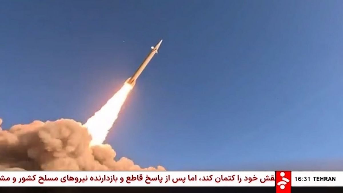 اولین تصاویر از شلیک موشک‌های چند کلاهکه ایرانی در موج بیستم عملیات
