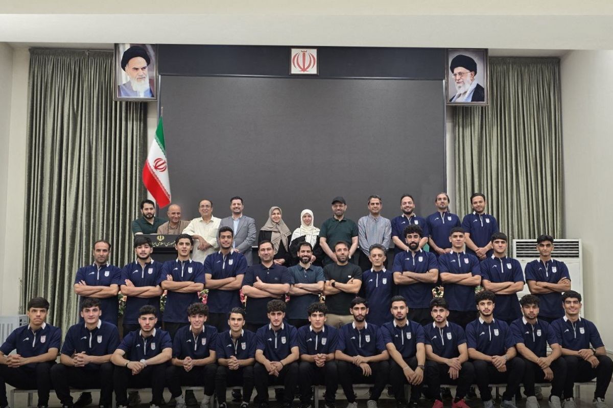 دیدار اعضای منتخب فوتبال باشگاهی زیر 20 سال ایران با سفیر در تاجیکستان