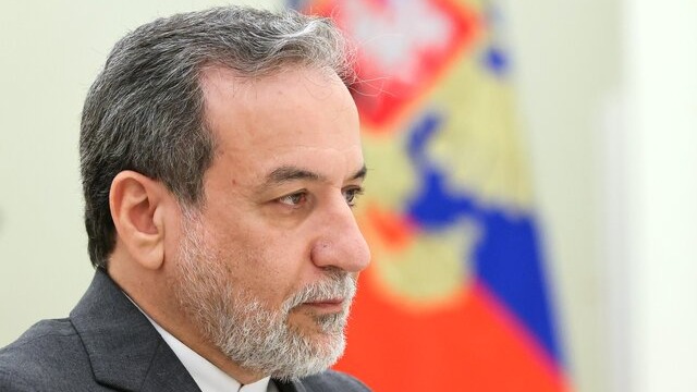 عراقچی: ایران در حال دفاع مشروع در برابر تهاجم آمریکایی - اسرائیلی است