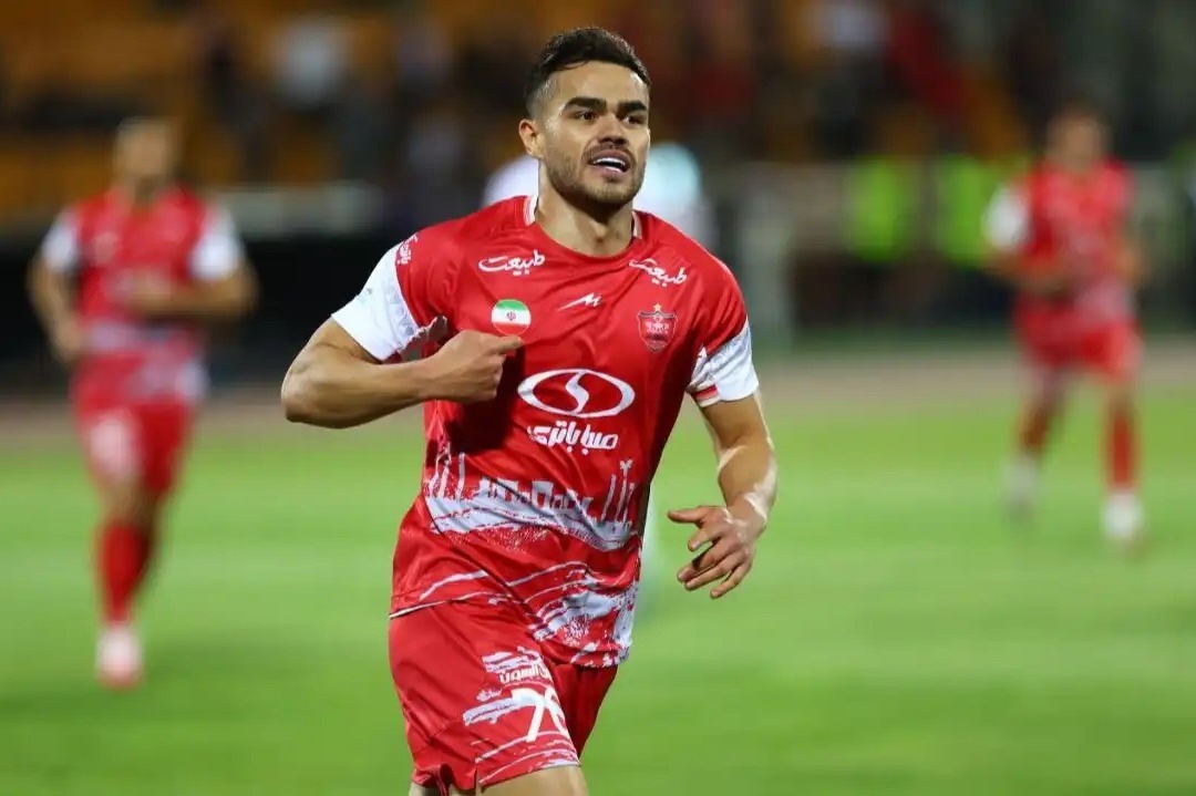 بیفوما و اورونوف پیگیر زمان آغاز تمرینات پرسپولیس