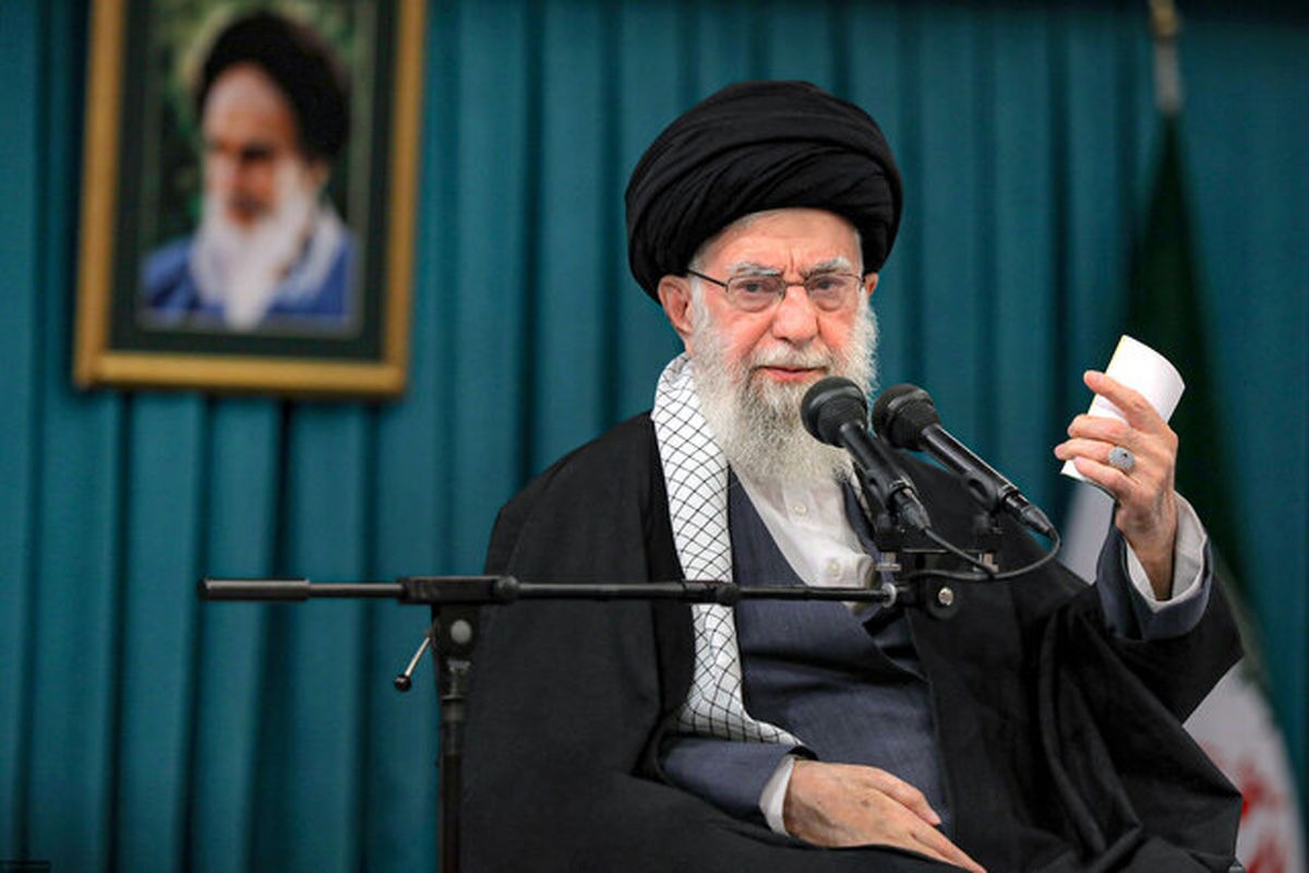 رهبر انقلاب: تسلیم ایران بزرگ و قوی، حرف بزرگ‌تر از دهان رئیس‌جمهور آمریکاست