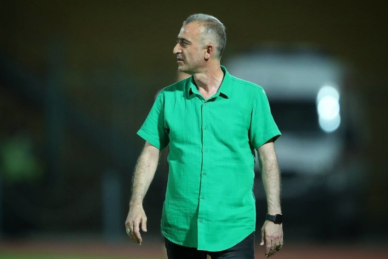 فراز کمالوند سرمربی نساجی شد