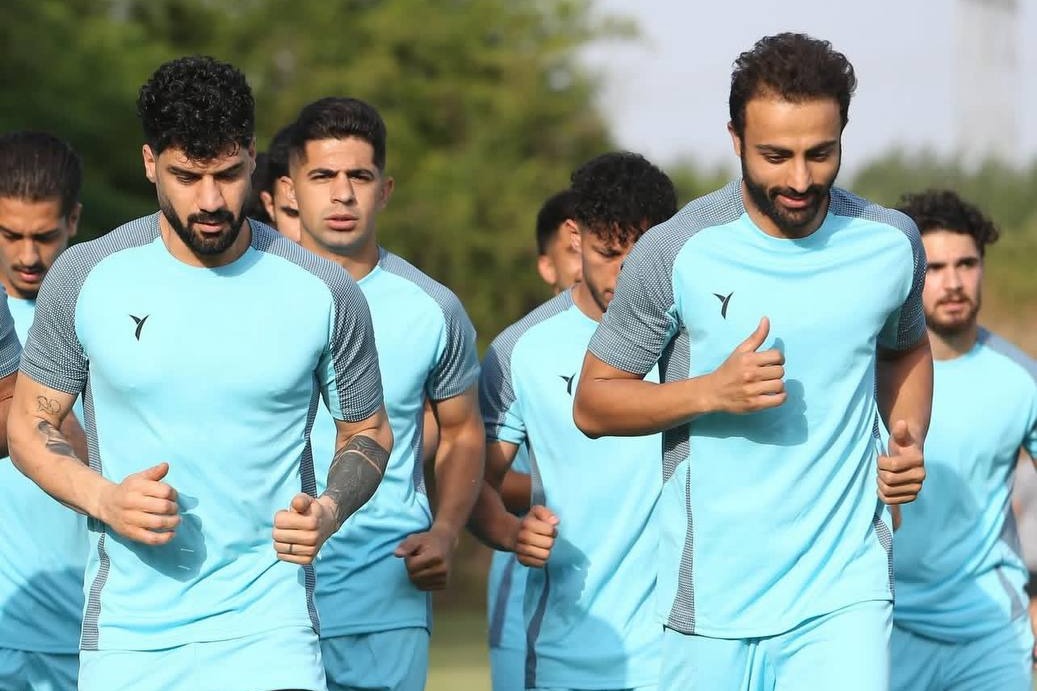 اولین تیم لیگ یکی بدون لوگو تمرین را شروع کرد! (عکس)
