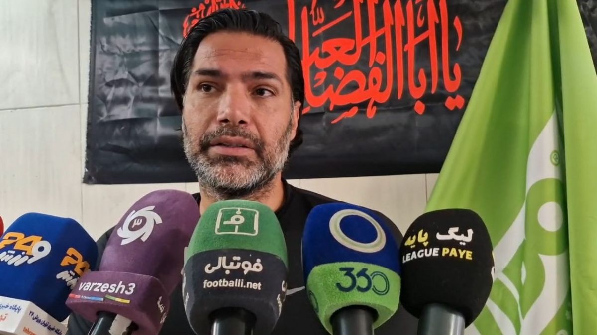 صادقی: افراد کوچک در حال فعالیت در باشگاه بزرگ استقلال هستند