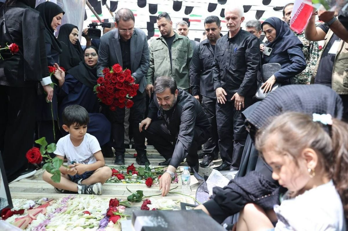 حضور جامعه ورزش در مراسم وداع با شهدای حملات رژیم غاصب صهیونیستی