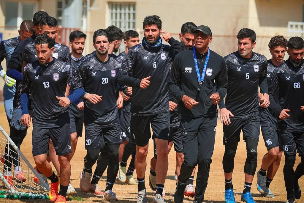 تعویق تمرینات چادرملو به دلیل آلودگی هوا