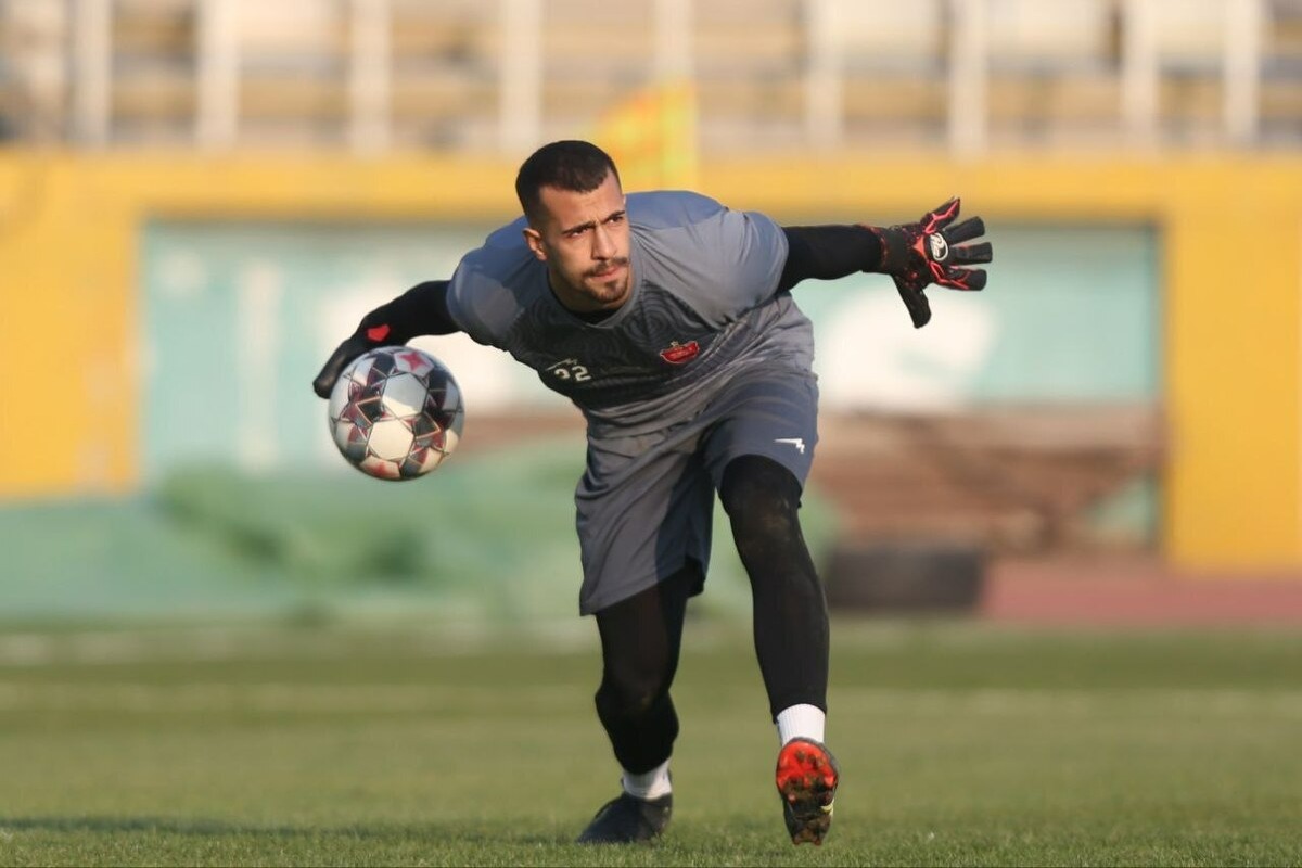 پیشنهاد 2 تیم لیگ برتری به دروازه‌بان پرسپولیس