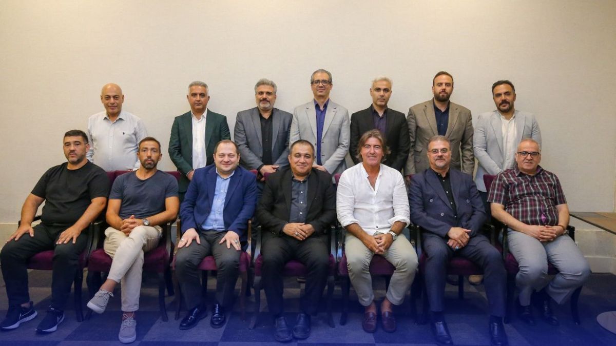 جلسه مدیران استقلال با ساپینتو + عکس