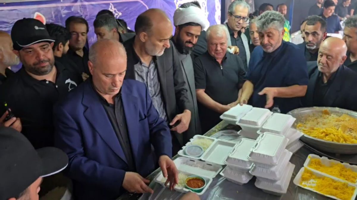 برگزاری آئین سوگواری محرم و مراسم نذرواره با حضور اهالی و پیشکسوتان فوتبال ایران