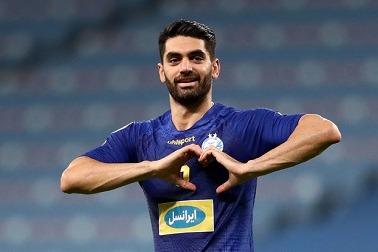 اختصاصی/ پیوستن کریمی به استقلال منتفی شد!