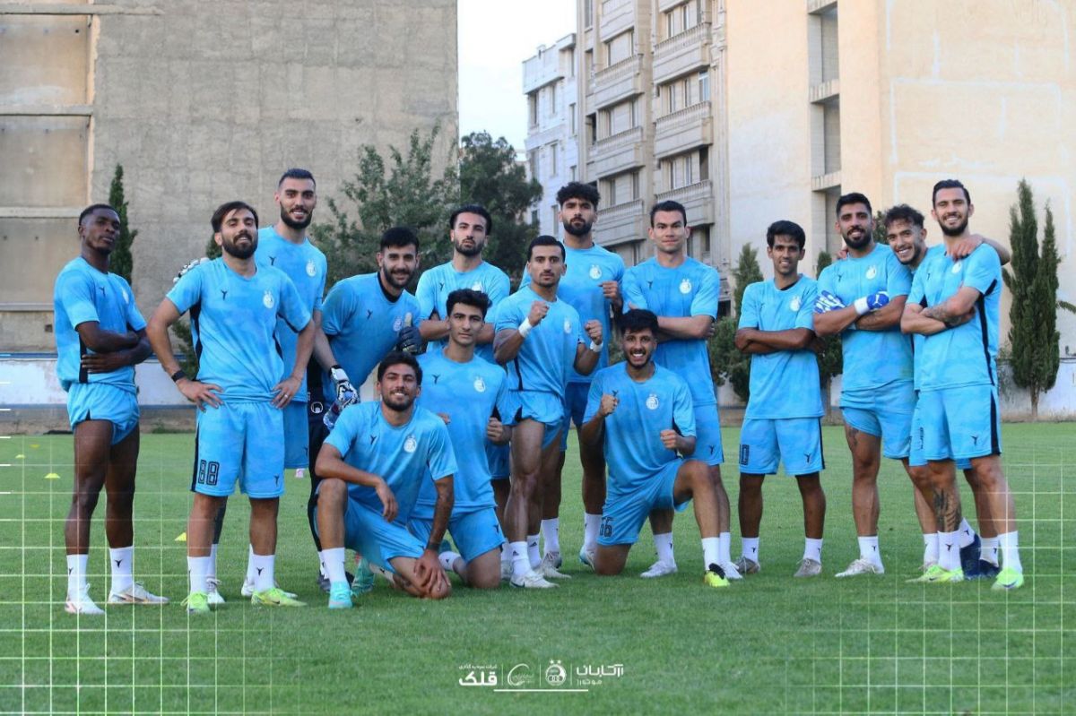 مقایسه تمدیدهای استقلال و پرسپولیس؛ آبی‌ها، فقط قرارداد یک‌ساله!