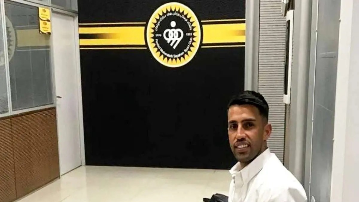 دلیل عدم رونمایی از رضاوند در سپاهان مشخص شد