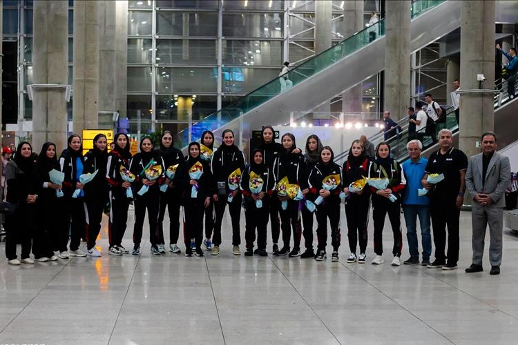 تیم ملی بسکتبال بانوان به کشور بازگشت