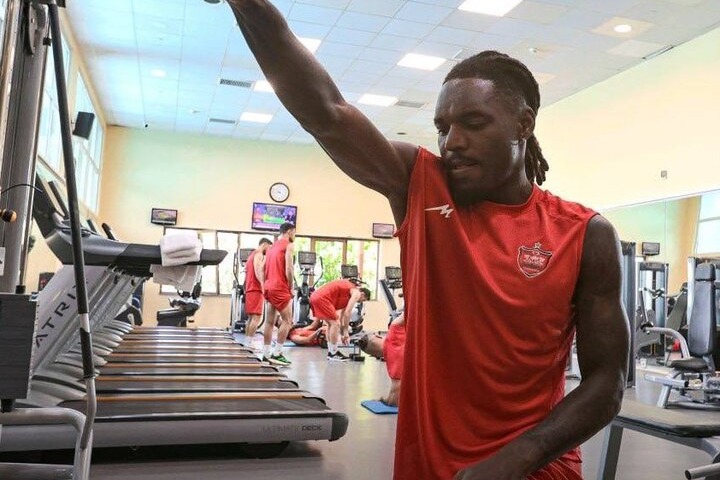 استقلال خوزستان برای انتقال بیفوما به پرسپولیس سند رو کرد + عکس