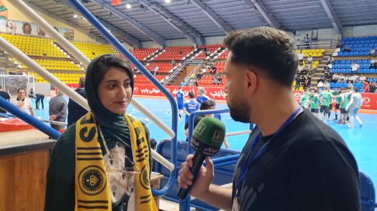 اولین حضور هواداران بانوی اصفهانی در سالن پیروزی اصفهان