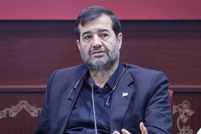 دنیامالی: باشگاه‌ها نصف پول قرارداد بازیکن‌شان را صرف چمن کنند