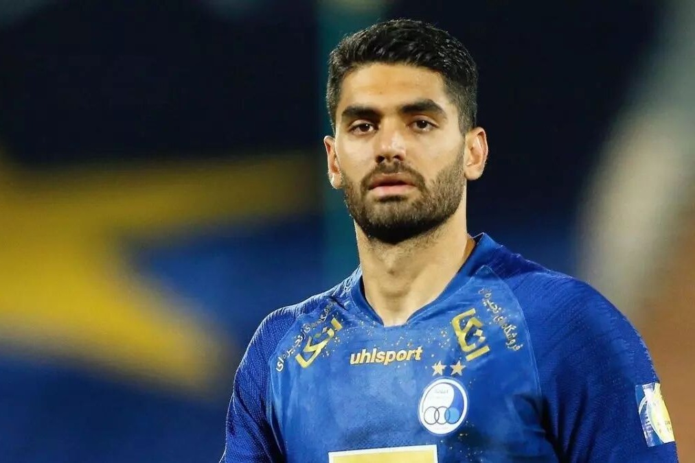 یک قدم تا بازگشت علی کریمی به استقلال؛ خوشامدگویی زودهنگام خسرو در اینستاگرام! (عکس)
