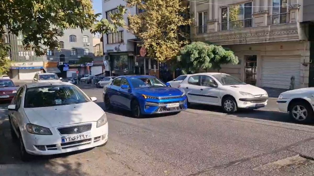 ورود آسانی و جنپو به ساختمان باشگاه استقلال
