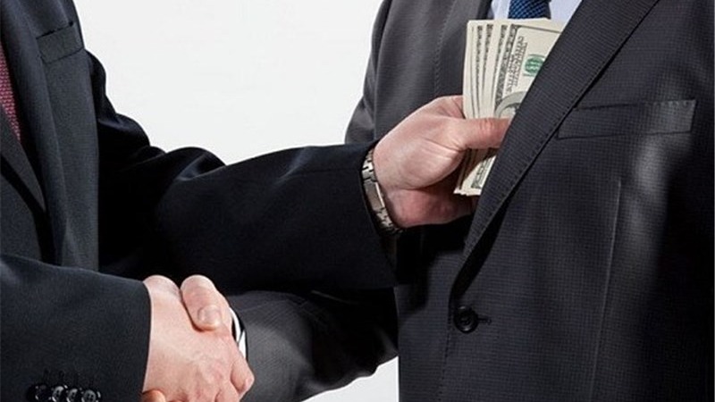 شوک به تیم پرهوادار لیگ برتری؛ آقای سرپرست باسابقه محروم شد!