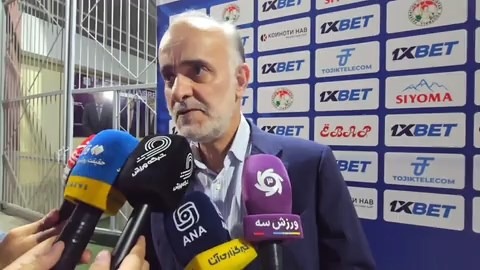 نبی: چون چشمان رقبای تیم ملی آبی نیست از ما انتقاد می کنند