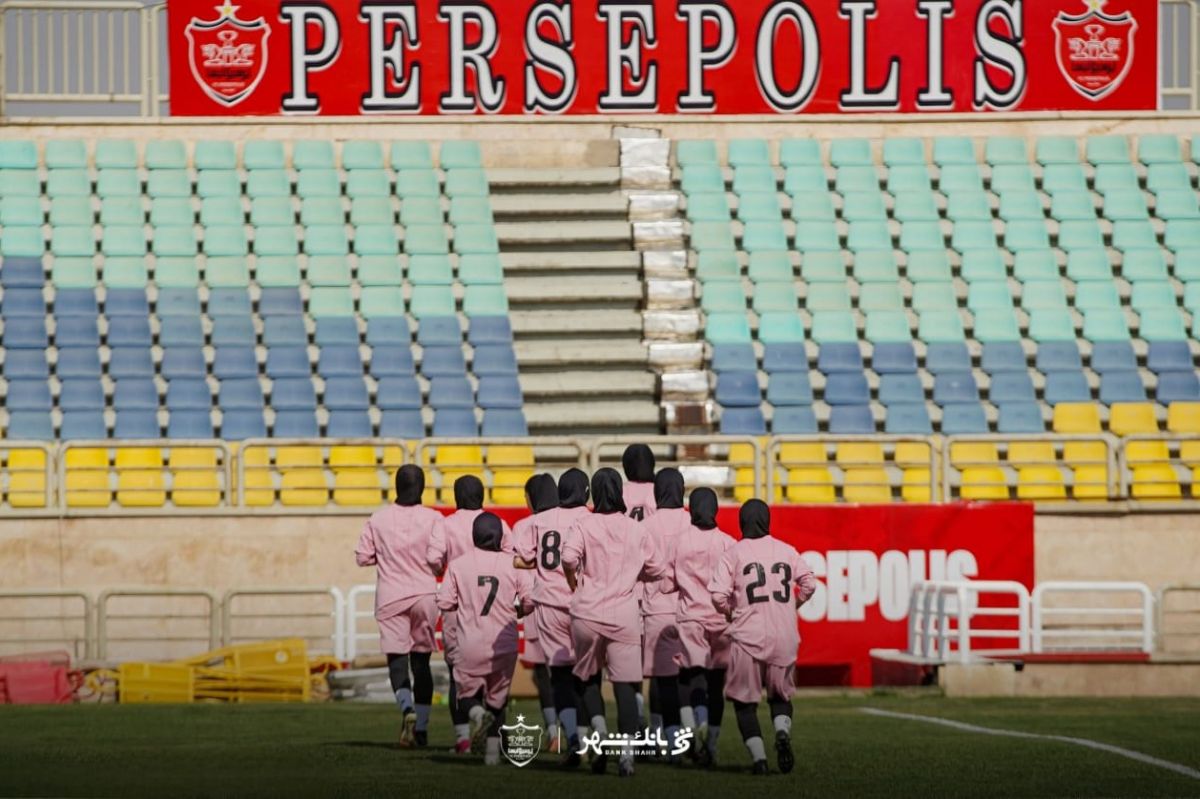 سرمربی زنان پرسپولیس: هواداران کنارمان باشند
