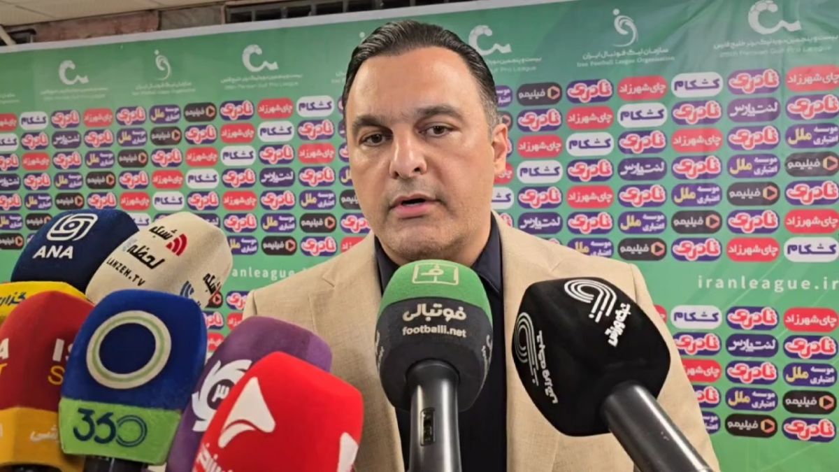 محمدی مدیرعامل فولاد: بابادی خجالت نکشید این حرف‌ها را زد؟/ حداقل از مجموعه ما بیرون می‌رفتی و این حرف‌ها را می‌زدی!