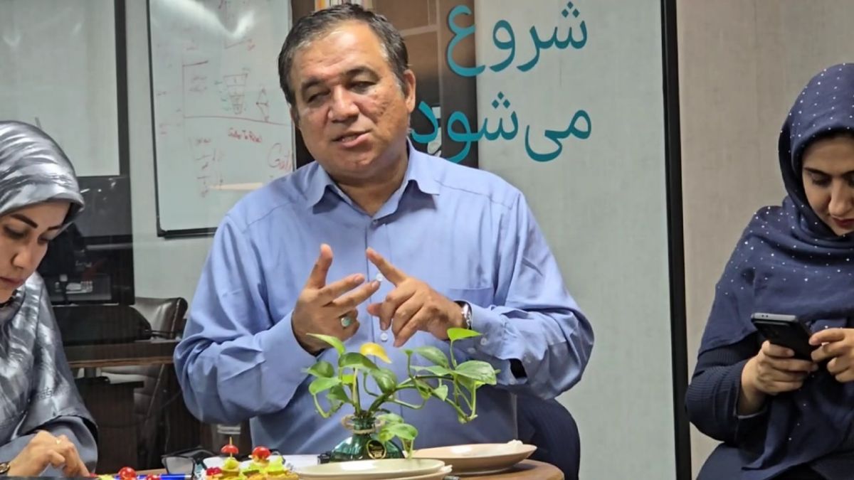 علی تاجرنیا: آقای سیدورف با قرارداد خواهر خواندگی ما مخالفت کرد