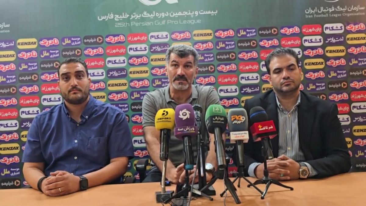 داریوش یزدی: رضا عنایتی در باد دوران بازی در استقلال است!