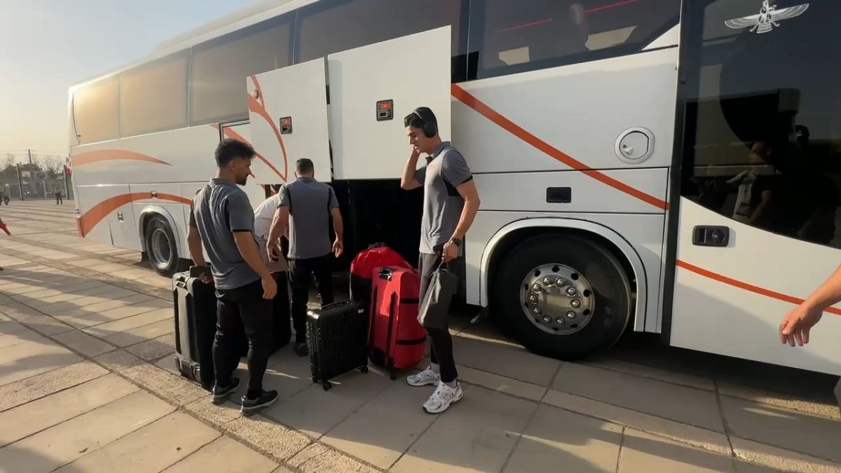 ورود اتوبوس بازیکنان پرسپولیس به ورزشگاه تختی