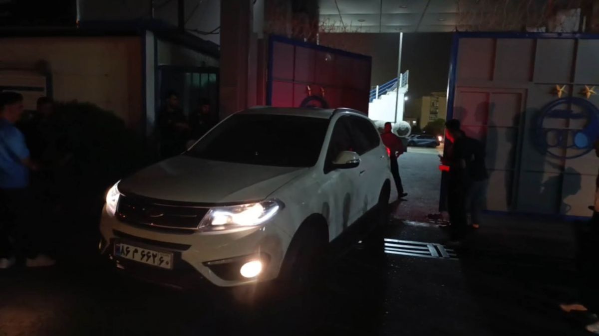 ساپینتو و بازیکنان استقلال بدون گفت‌و‌گو کمپ مرحوم ناصر حجازی را ترک کردند