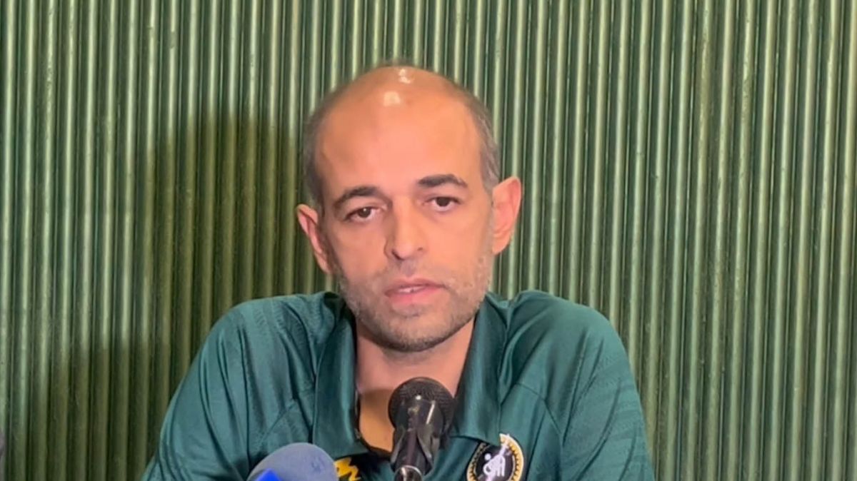 نویدکیا: بعضی از بازیکنان سپاهان هنوز نمی‌دانند کجا بازی می‌کنند