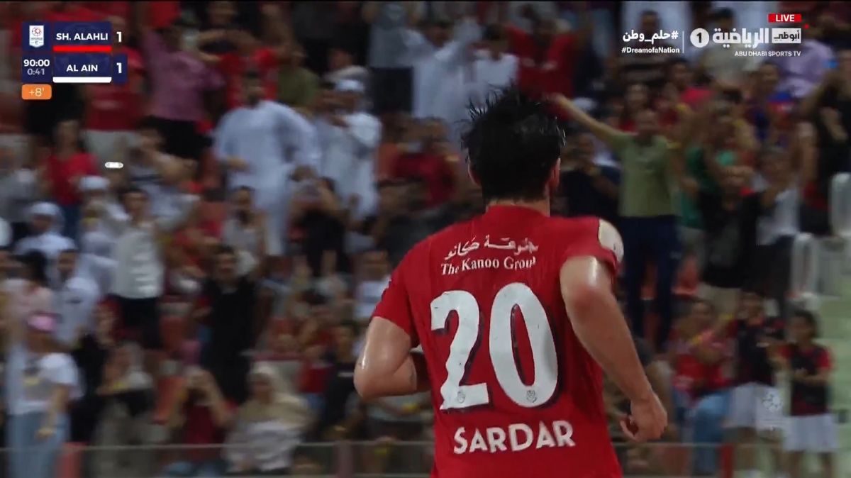 سردار پنالتی گرفت و ریباند پنالتی را گل کرد ولی داور دستور به تکرار ضربه داد