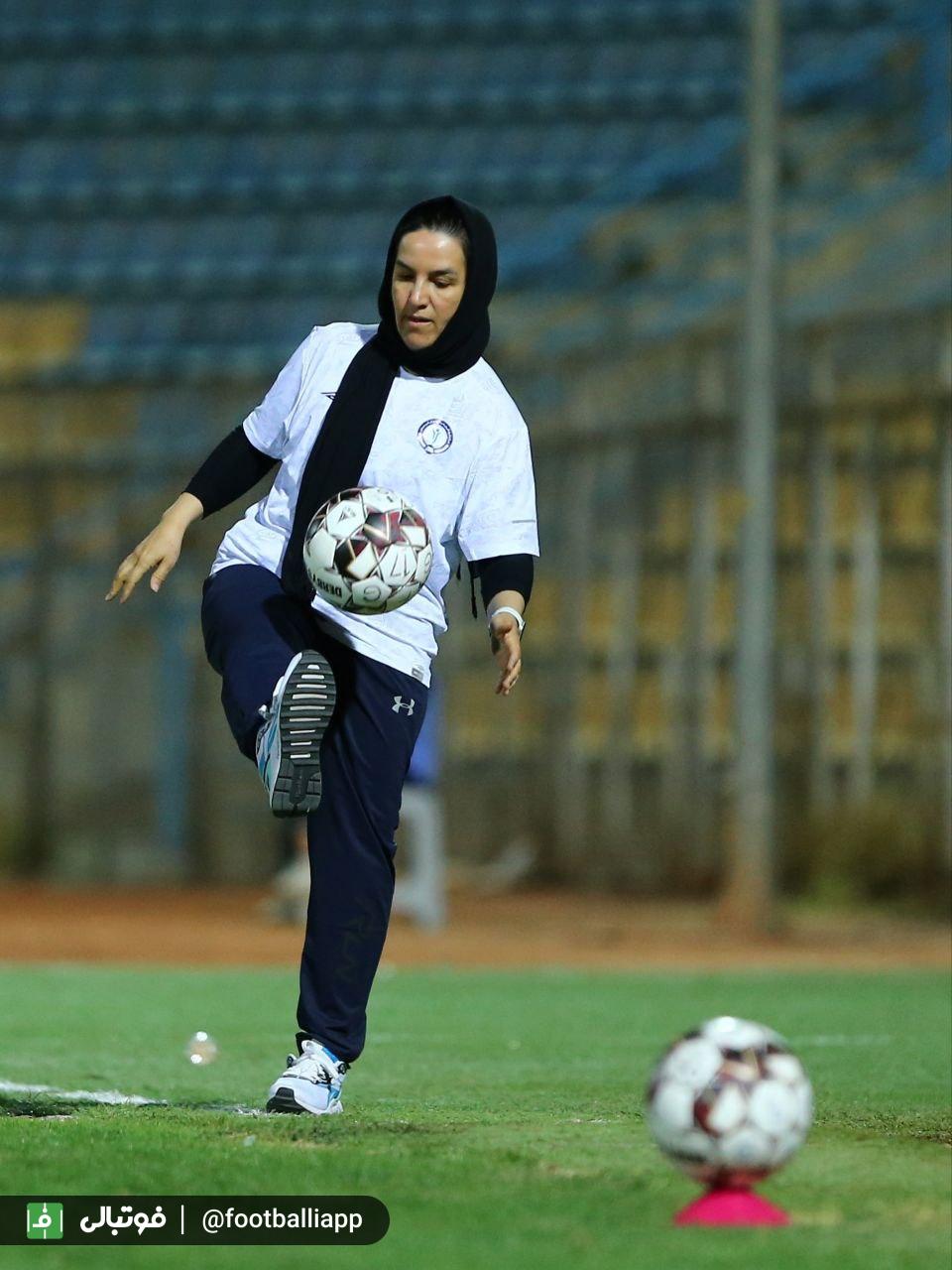 تصاویر اختصاصی دیدار دو تیم بانوان گل گهر و پرسپولیس