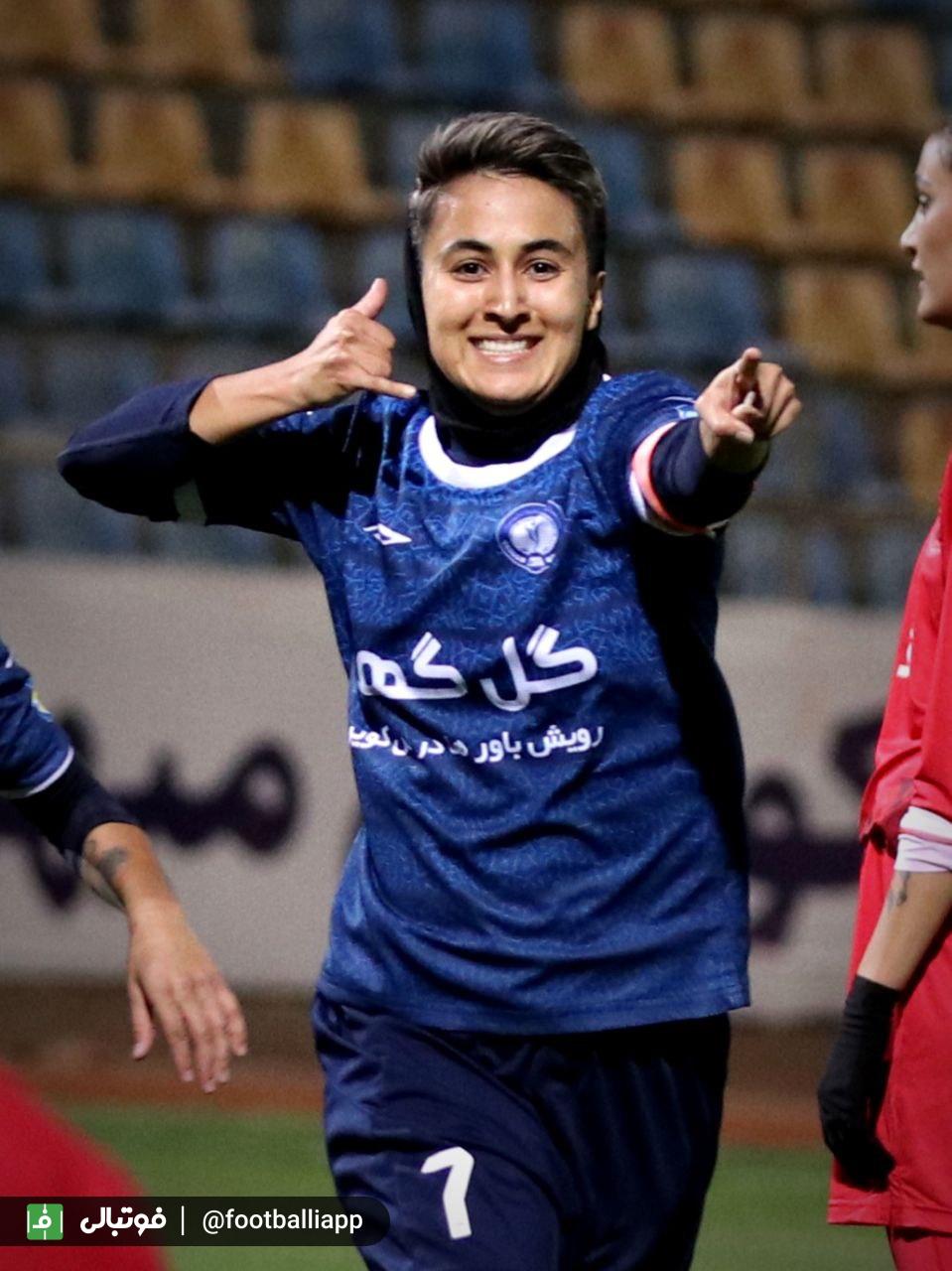 تصاویر اختصاصی دیدار دو تیم بانوان گل گهر و پرسپولیس