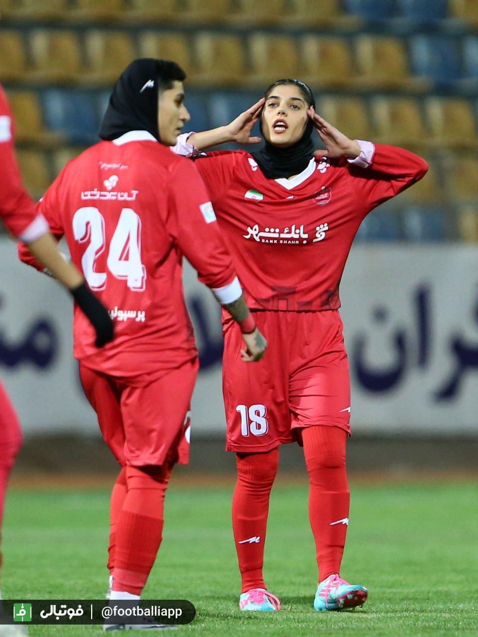 تصاویر اختصاصی دیدار دو تیم بانوان گل گهر و پرسپولیس