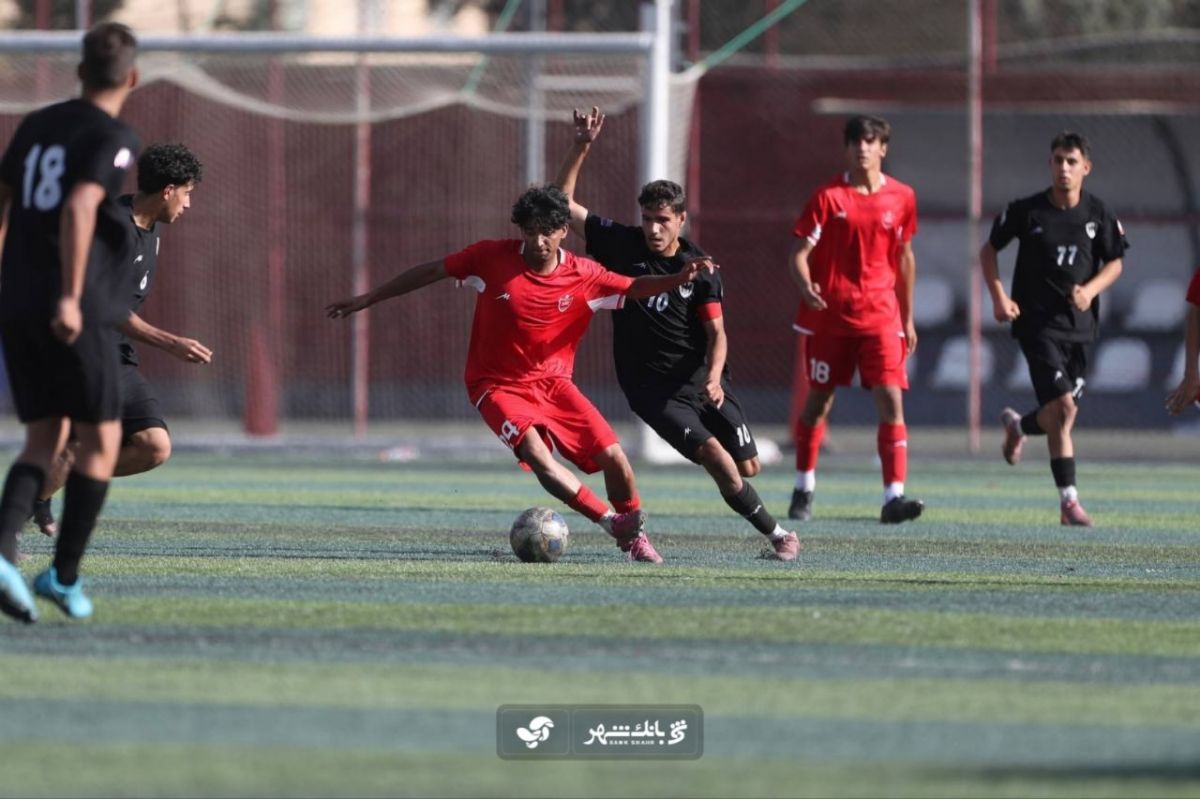 پایگاه خبری فوتبالی-تیم جوانان پرسپولیس در هفته دهم لیگ برتر تهران مقابل شاهین با نتیجه یک بر صفر شکست خورد. 